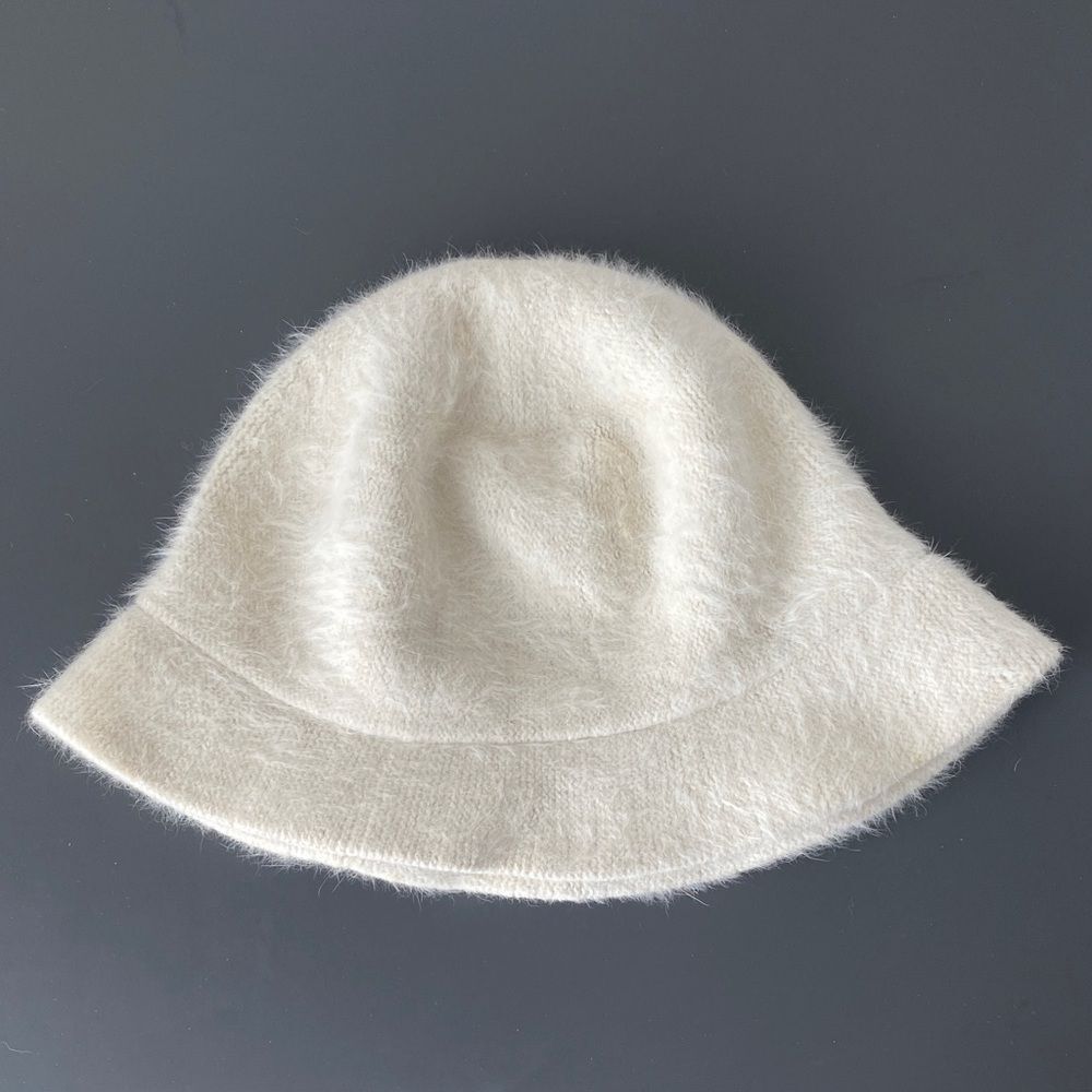 Etmar New York Fuzzy Angora blend White Bucket Hat OS Winter Casual Street